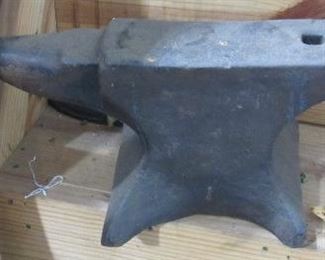 200 lb. Mouse Hole Colonial Style Anvil
