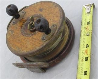 Early Wood Fishing Reel
