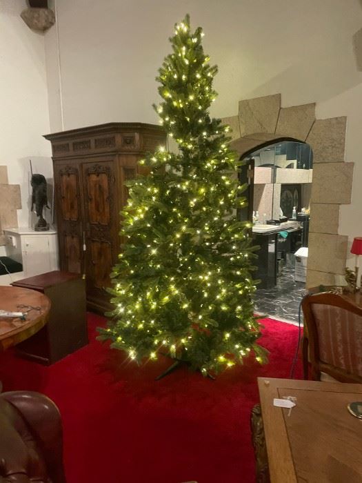 BUCKINGHAM ESTATE SALE North Stamford, CT starts on 12/17/2021