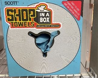 Shop box towels