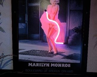 Marilyn Monroe Florescent light Framed Art 