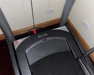 Horizon 5.3T treadmill