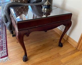 End table with glass top 24" x 28" x 25"H