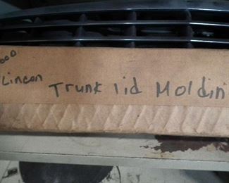 LINCOLN TRUNK LID MOLDING
