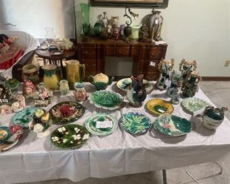 Majolica pieces 