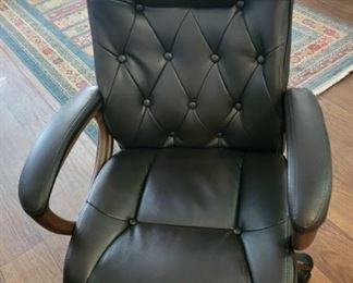 Like New Office Chair Dark Brown