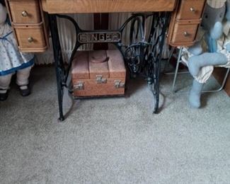 Sewing Machine Table