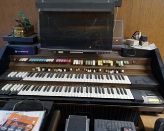 Hammond. brand Organ