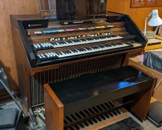 Hammond Organ