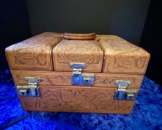 Leather jewelry case