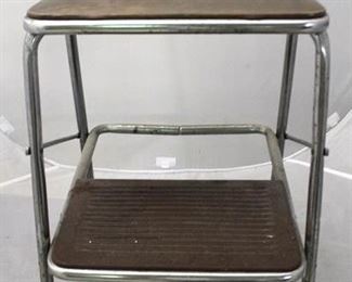 4005 - Mid-century COSCO stool 16 x 28 x 17