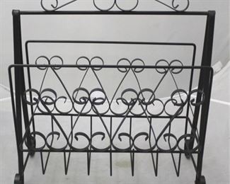 4013 - Vintage metal magazine rack 17 x 20 x 8