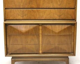 7015 - Vintage United 8 drawer mid-century chest 43 3/4 x 40 x 17 1/2