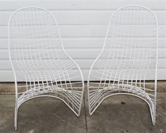 39 - Pair of Cryn Panton design formed wire chairs 34 x 18 x 22