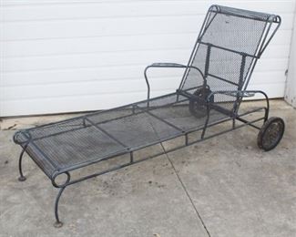 67 - Metal Chaise Lounge Chair 73 x 31 x 19