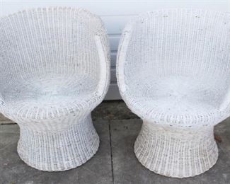 69 - Vintage Pair of Wicker Chairs 30 x 23 x 18 1/2