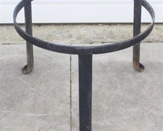 83 - Metal Base Stand 18 x 23 1/2
