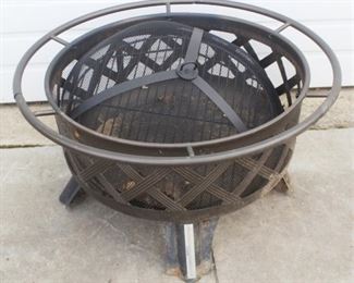 95 - Round Fire Pit 17 x 30