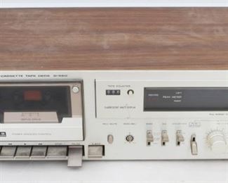109 - Hitachi Stereo Cassette Deck