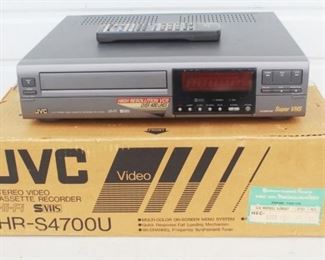 116 - JVC HR-5.4700V VHS Cassette Recorder w/ box