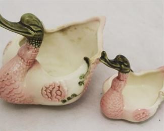 423 - Pair Hull pottery swans 7 x 6 x 6