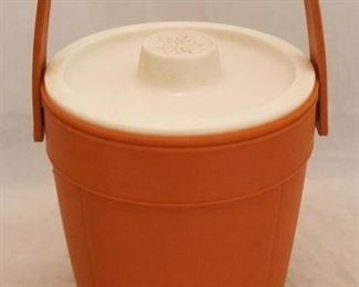 430 - Rubbermaid vintage ice bucket 14 x 8