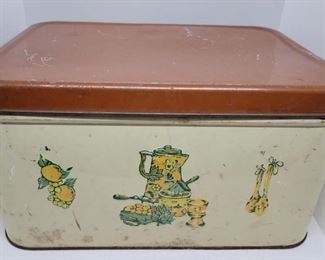 464 - Vintage Metal Bread Box 14 x 10 x 8