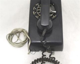 502 - Bell System rotary dial telephone 10 x 5