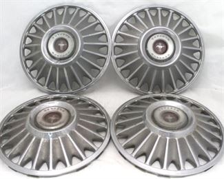 526 - 4 Ford Mustang hub caps 14"