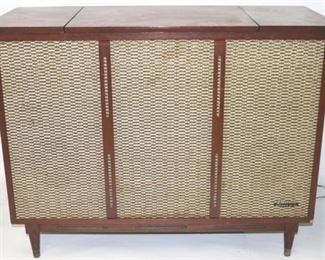 634 - Emerson Stereo Hi-Fi console Radio works, cannot get turntable to work 32 x 42 x 18