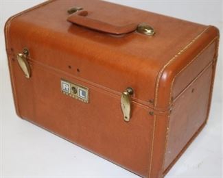 681 - Vintage cosmetic case 9 x 13 x 8