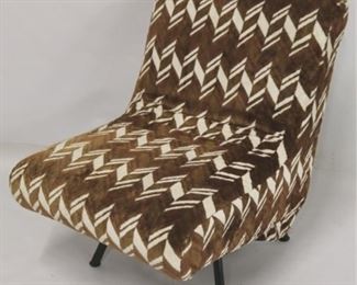701 - Vintage mid-century swivel chair 31 x 24 x 26