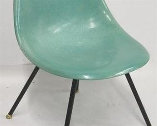 706 - Teal fiberglass shell vintage chair 31 x 20 x 25