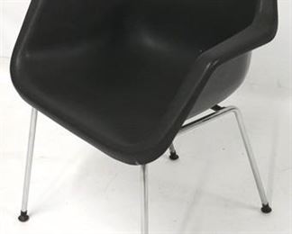 717 - Robin Day Design, John Stuart shell arm chair 30 x 24 x 22
