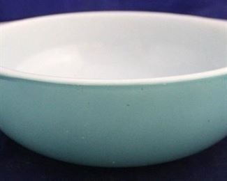 1008 - Pyrex blue bowl 3 x 10