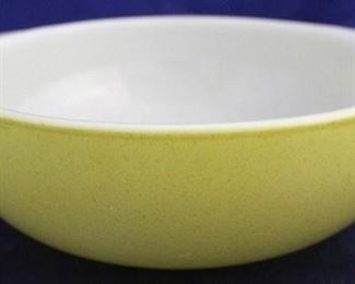 1009 - Pyrex yellow bowl 3 x 10