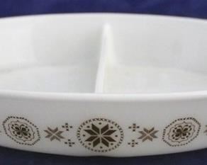1024 - Pyrex Town & Country divided dish 2 x 12 1/2