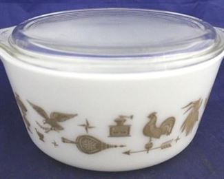 1035 - Pyrex Early American covered dish 4 x 9 1/2