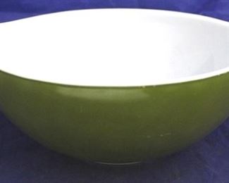 1041 - Pyrex green mixing bowl 4 1/2 x 13