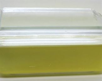 1043 - Pyrex refrigerator covered dish 3 1/2 x 9 3/4