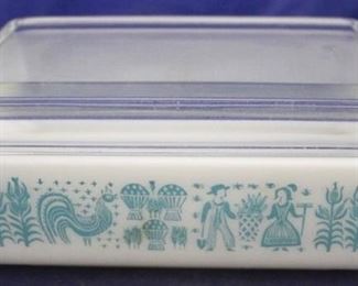 1046 - Pyrex Butterprint covered refrigerator dish 3 1/2 x 9 1/2