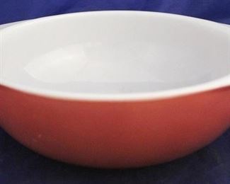 1047 - Pyrex red bowl 3 1/2 x 10