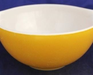 1050 - Pyrex orange mixing bowl 3 1/2 x 9