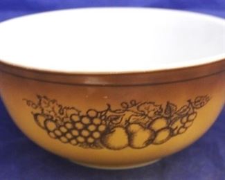 1060 - Pyrex Old Orchard bowl 4 x 8 3/4