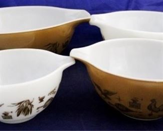 1080 - Pyrex Early American 4 piece mixing bowl set 13, 11, 8, 9