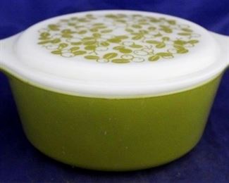 1084 - Pyrex Verdo covered dish 3 1/2 x 8