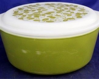 1087 - Pyrex Verde covered dish 3 1/2 x 8