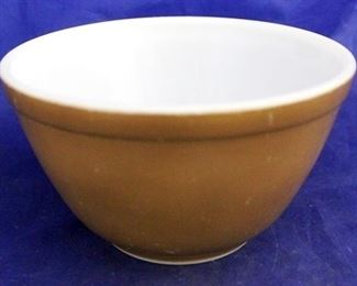 1091 - Pyrex brown bowl 3 1/2 x 5 3/4