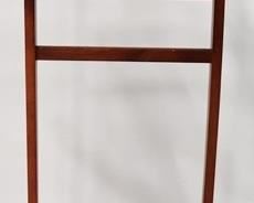 2720 - Vintage wood valet 45 x 17