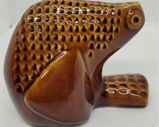 902 - Arthur Wood pottery hen wall string holder 4 1/2 x 5 1/2